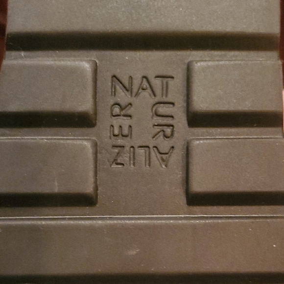 Naturalizer Women's Black and White Loafers. Size 9.5 - Picture 7 of 7